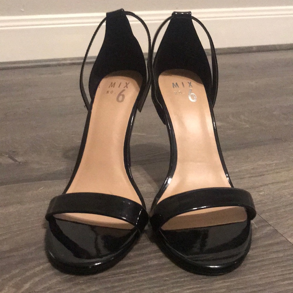 Heels - Picture 3 of 3